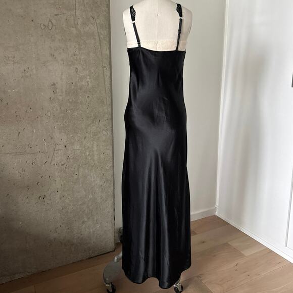 Vintage Victoria Secret Black Lace Slip SZ S - Picture 4 of 6